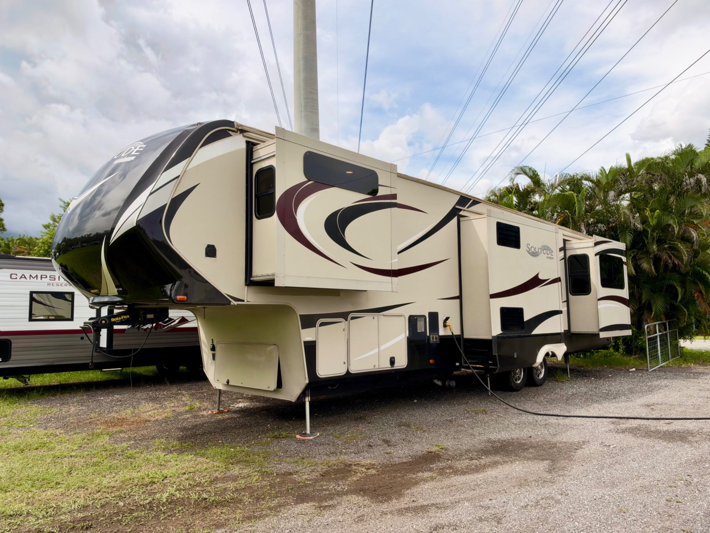 🚨2016 Grand Design Solitude — $19000 🚨 — 2