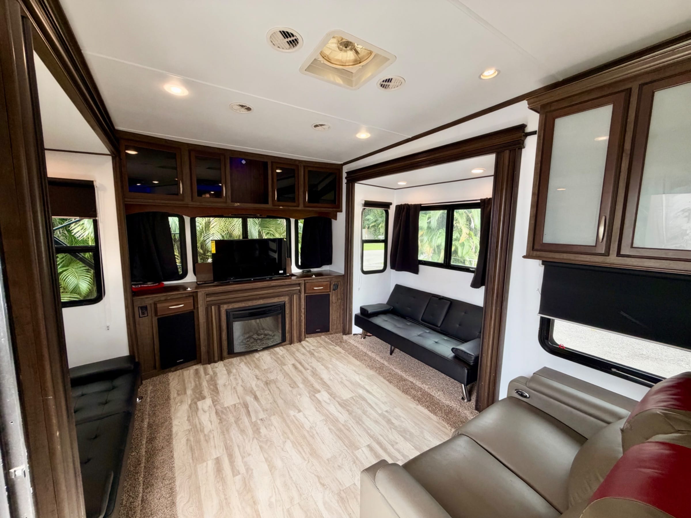 🚨2016 Grand Design Solitude — $19000 🚨 — 9