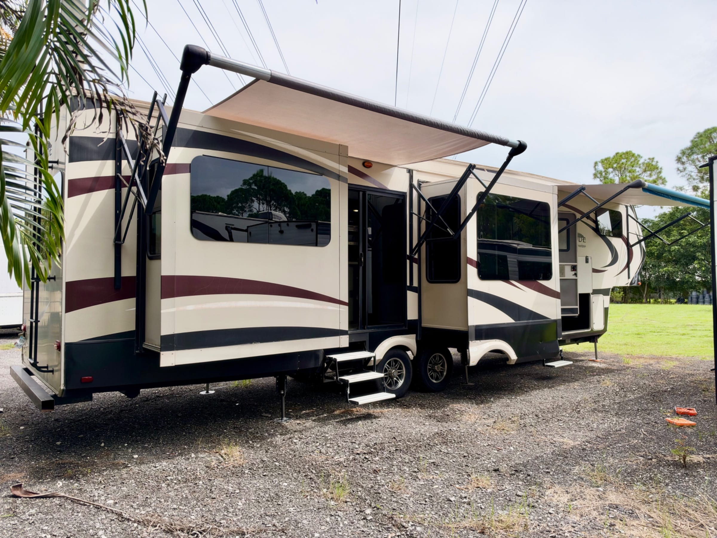 🚨2016 Grand Design Solitude — $19000 🚨 — 4