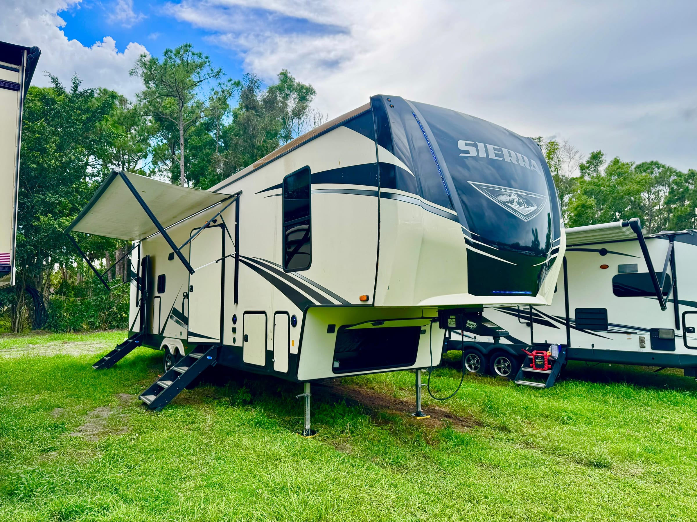 🔥 2020 Forest River Sierra 3330BB🔥