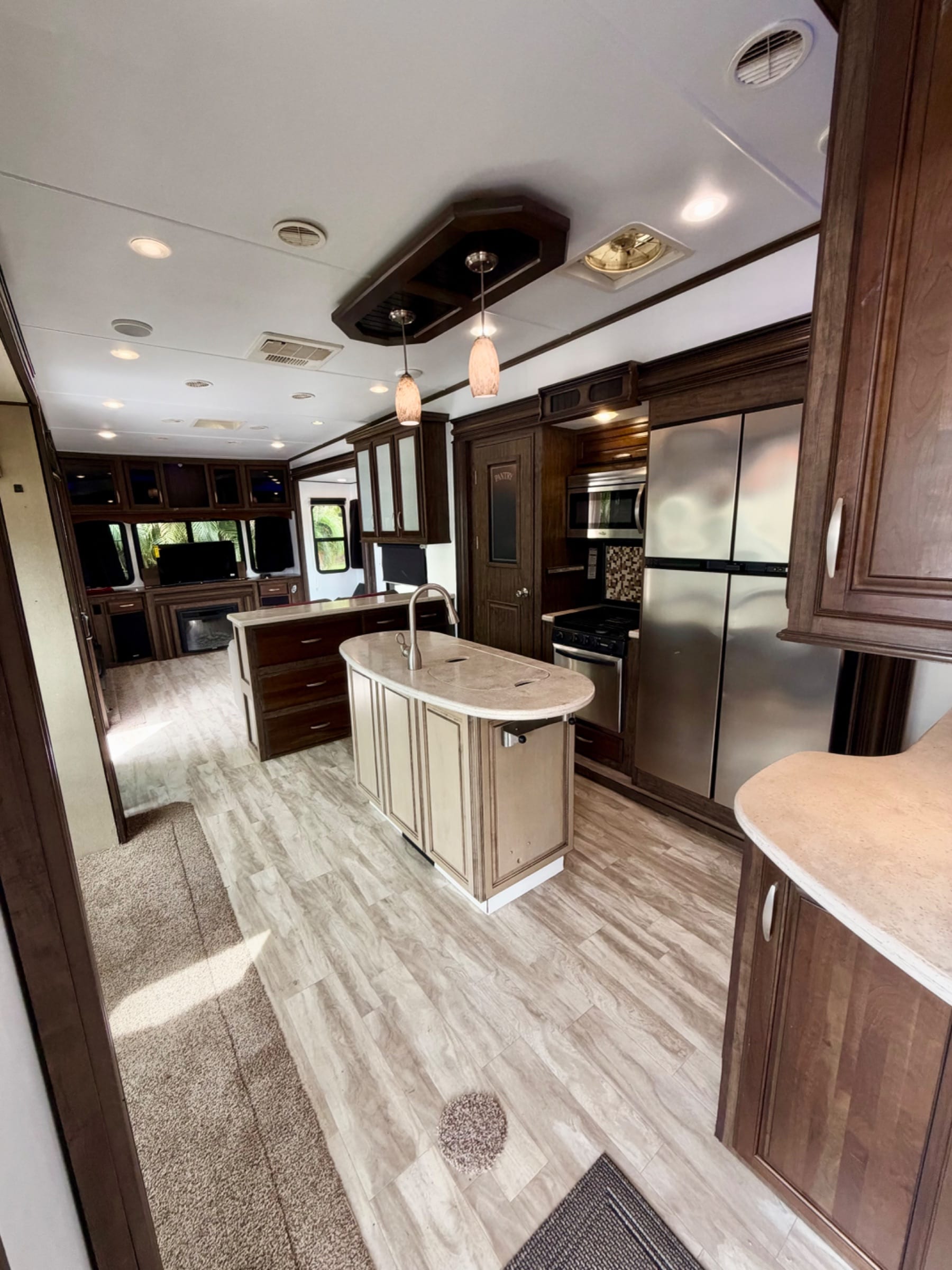 🚨2016 Grand Design Solitude — $19000 🚨 — 5