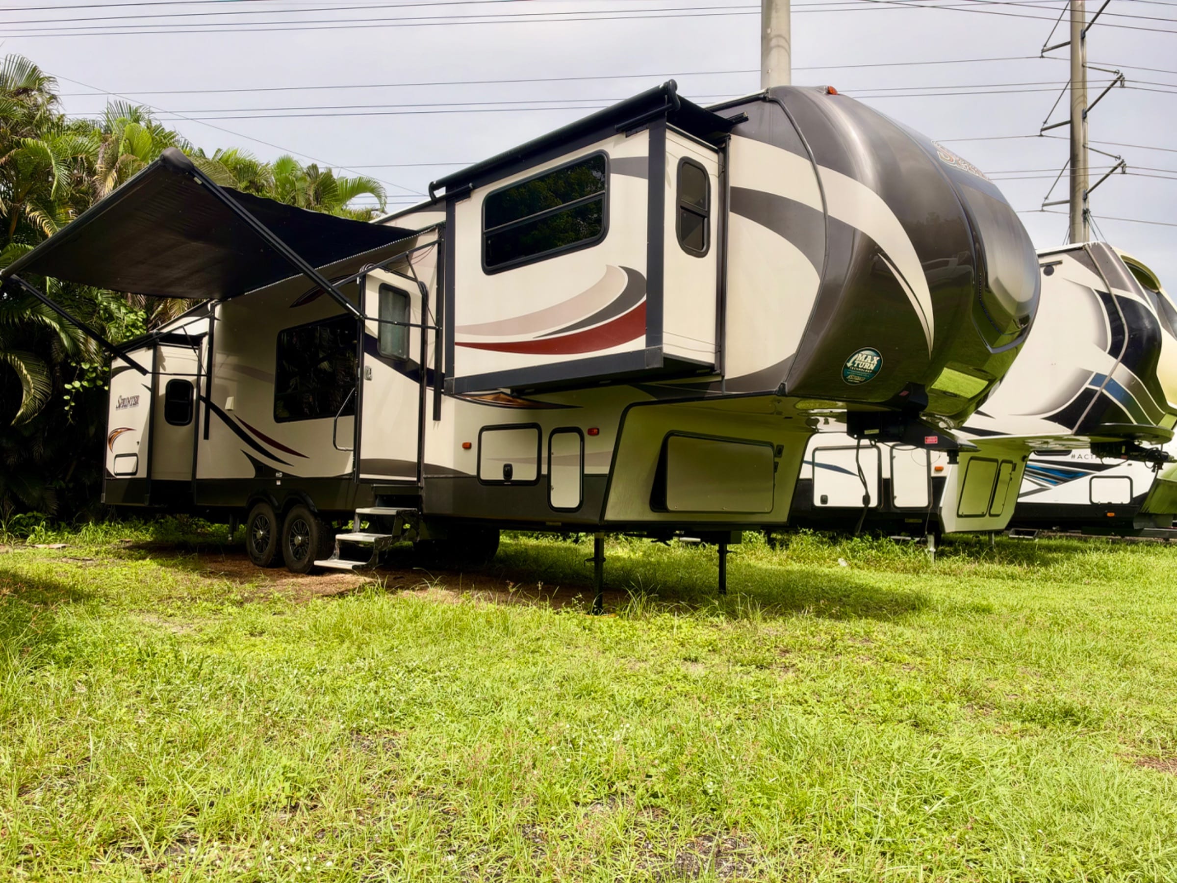 🚨2017 Keystone Sprinter🚨  Modelo: 334FWFLS