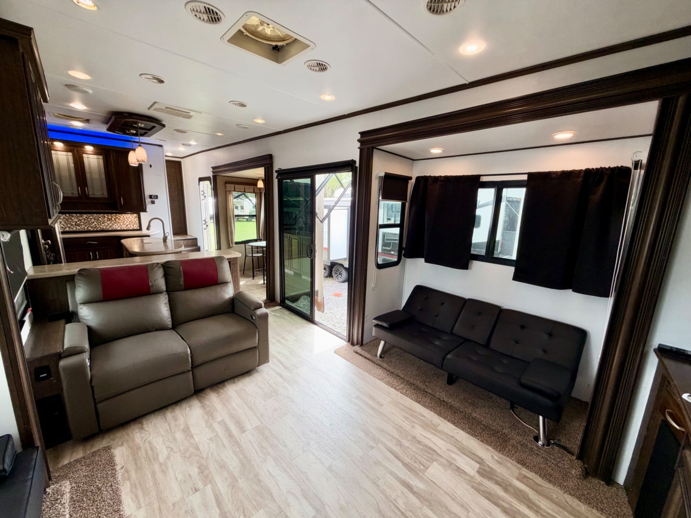 🚨2016 Grand Design Solitude — $19000 🚨 — 10