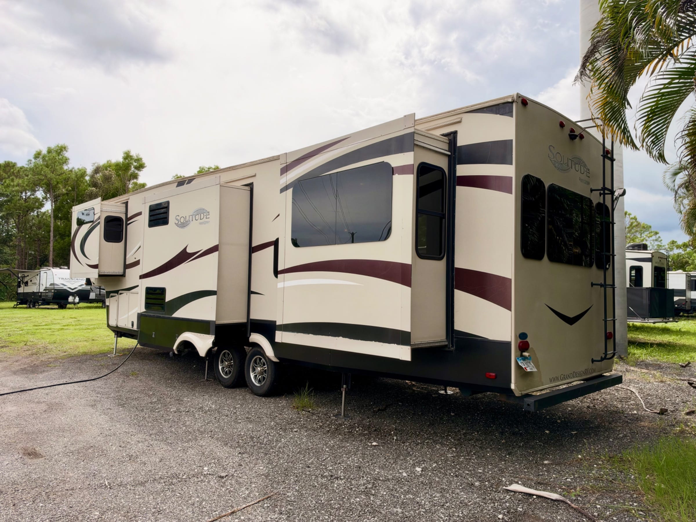 🚨2016 Grand Design Solitude — $19000 🚨 — 3